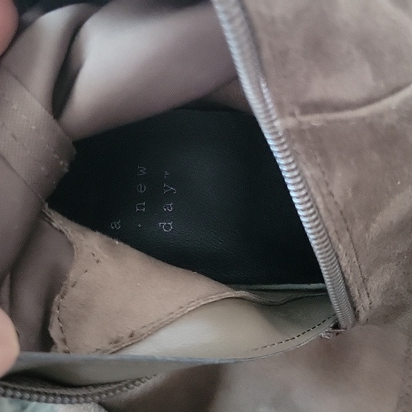 Over the knee boots - Picture 7 of 8